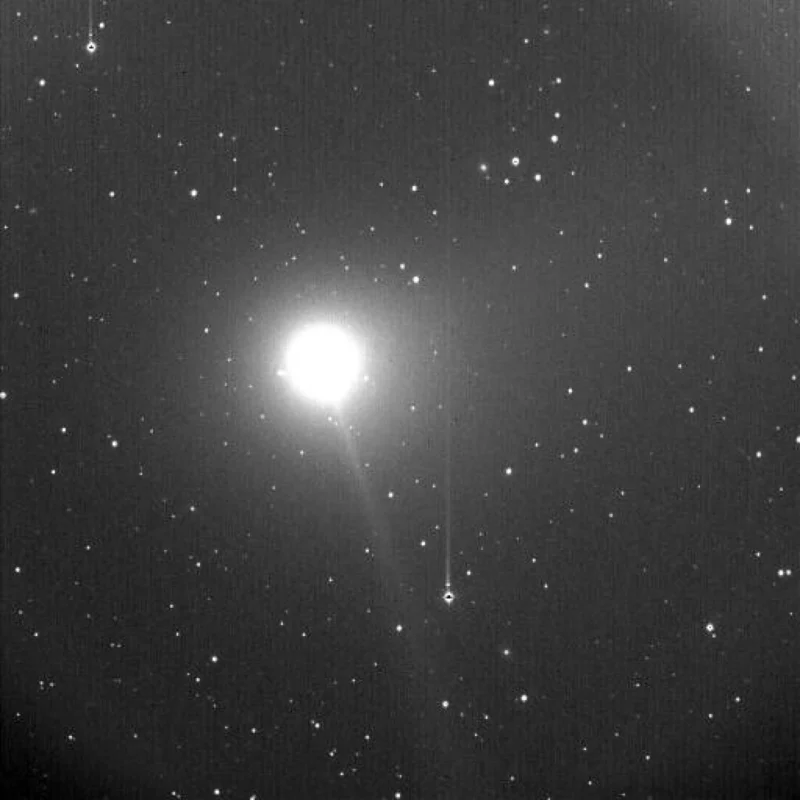Snímek komety C/2002 C1 (Ikeya-Zhang) byl pořízen v noci z 21./22.května 2002 1.06-m KLENOT teleskopem Observatoře Kleť CCD kamerou Photometrics Serie 300. Zobrazené pole má velikost 0.5 x 0.5 stupně, sever je nahoře a západ vpravo.