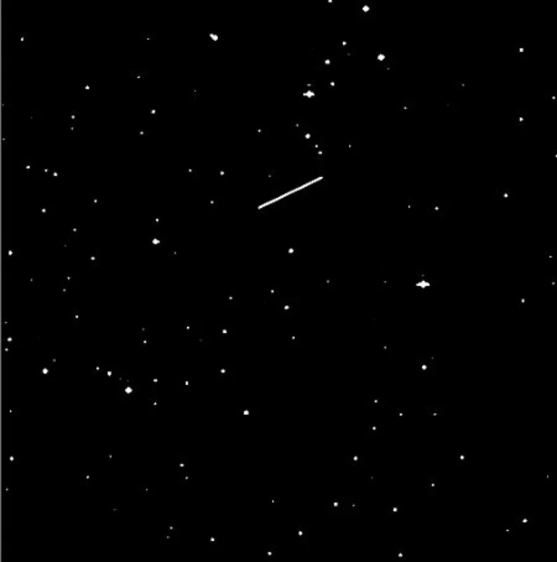 Snímek sondy Rosetta byl pořízen 4. března 2005 expozicí 30 sekund 1.06-m KLENOT teleskopem Observatoř Kleť - zobrazené pole má 33x33 úhlových minut. Rychle se pohybující sonda se mezi bodovými hvězdami zobrazuje jako úsečka.